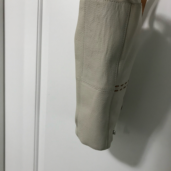 Fossil Vintage Cream with Tan Accent Leather Silver Key Purse - Picture 3 of 9